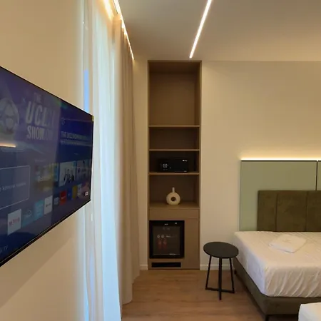 Golden Nina Hotel
