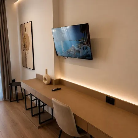 Golden Nina Hotel