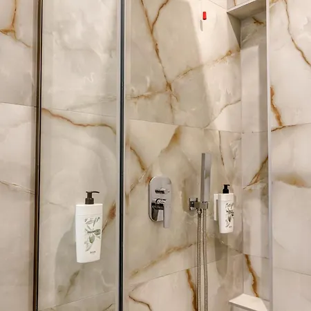 Hotel Golden Nina *