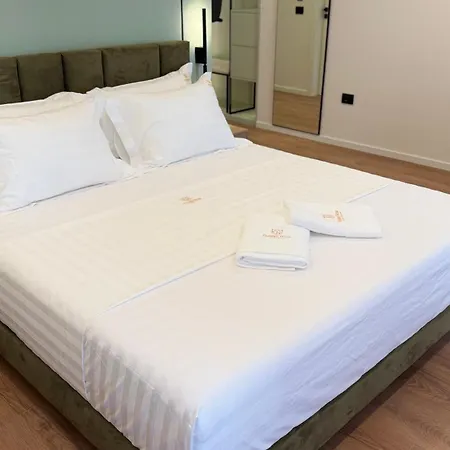 Golden Nina Hotel *